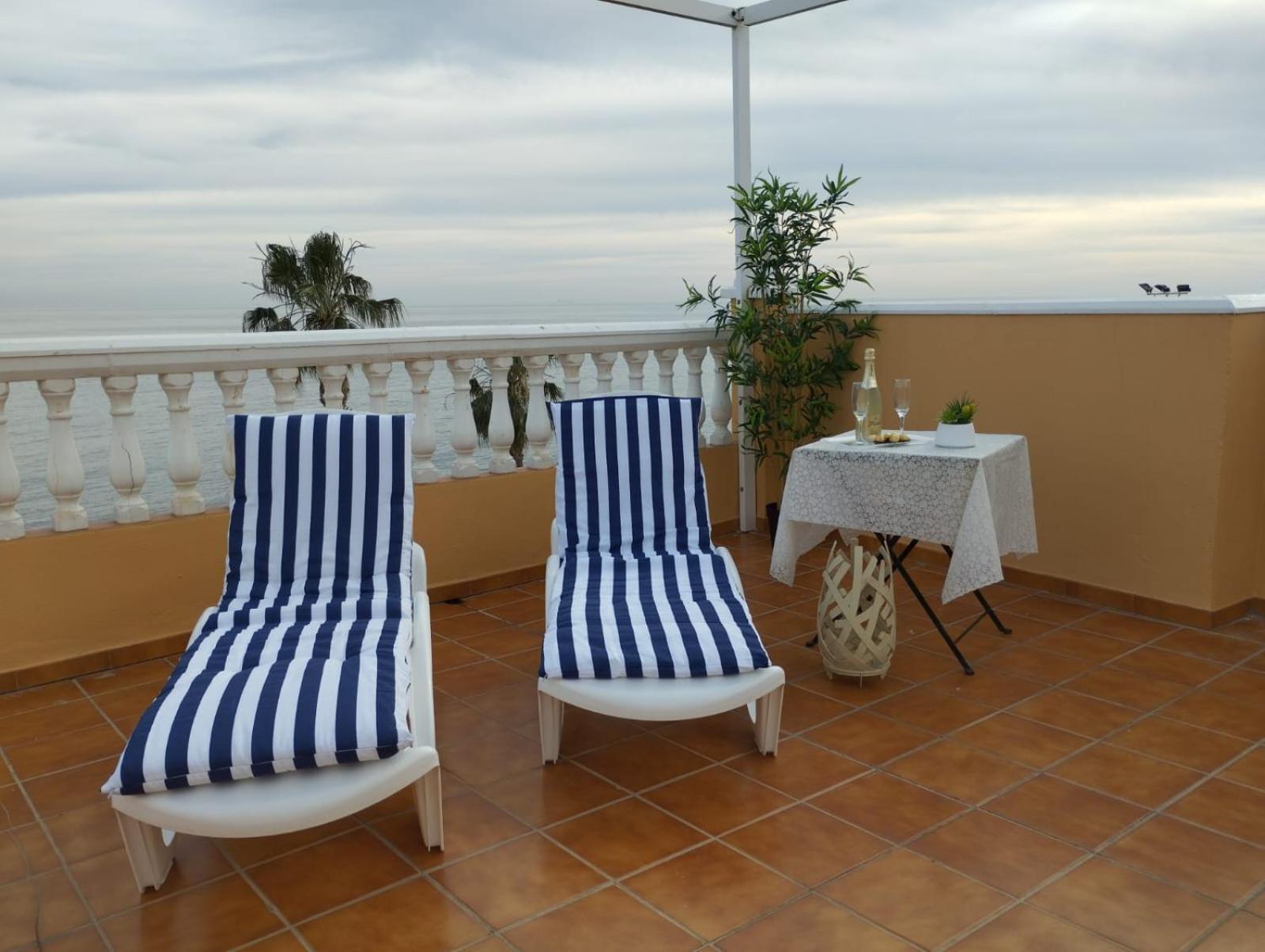 Apartamentos Playacala La Cala Del Moral Екстериор снимка