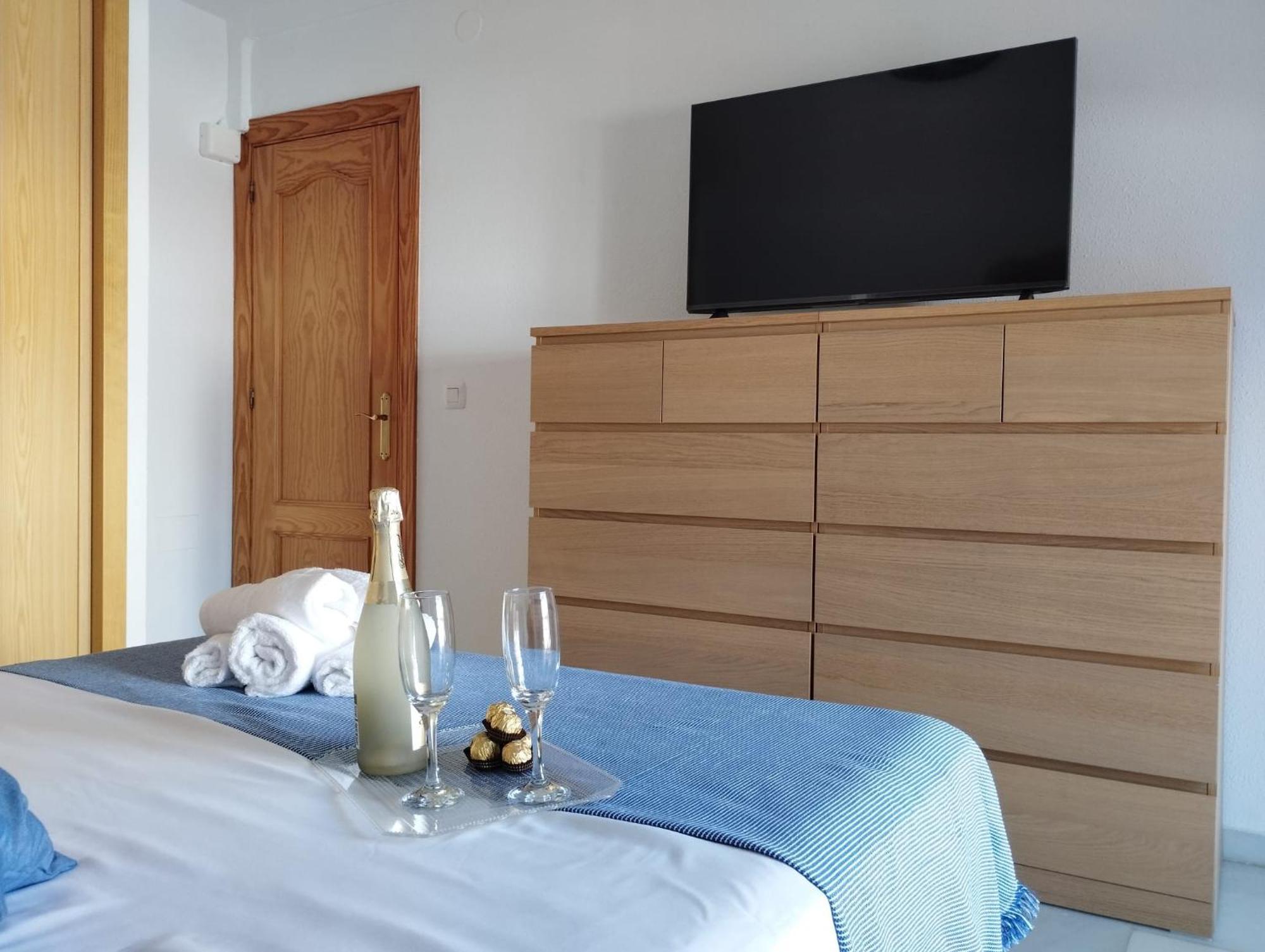 Apartamentos Playacala La Cala Del Moral Екстериор снимка