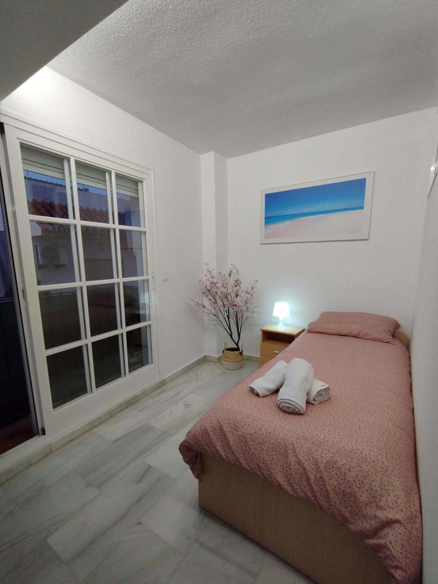 Apartamentos Playacala La Cala Del Moral Екстериор снимка